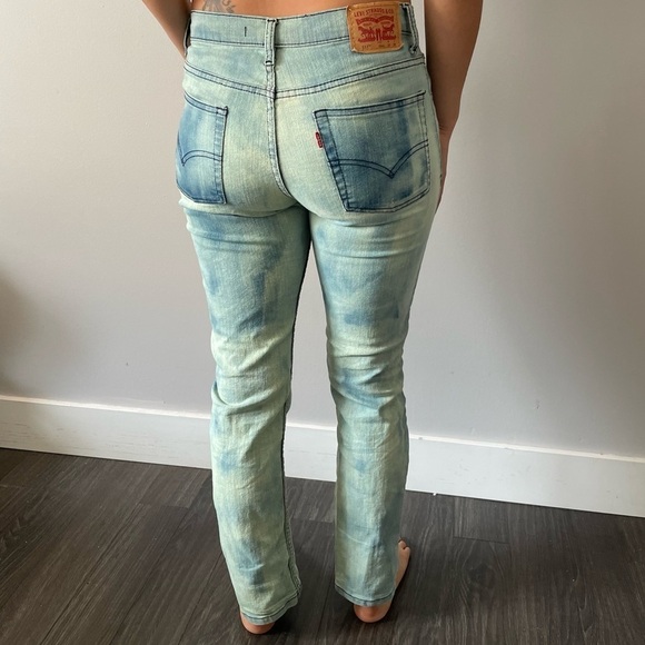 β¨HOST PICKβ¨π Women's Levi's Light  Tie-Dye Denim Jeans - Size 26W 26L π - Picture 5 of 12